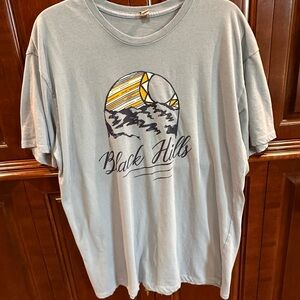 Black Hills Men's‎ XL T- Shirt excellent condition